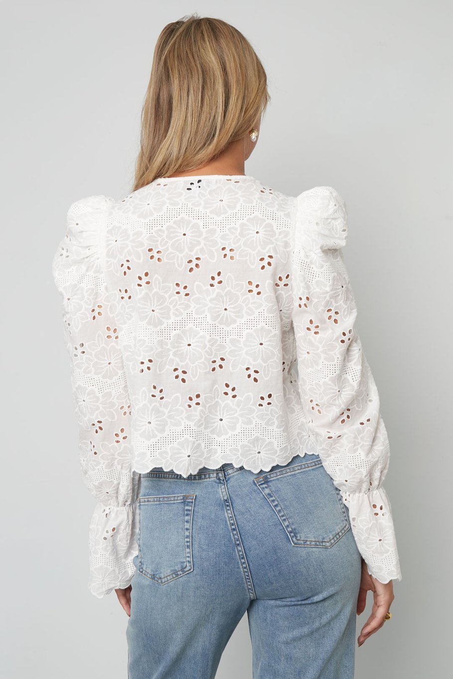 Crochet top met Strikjes
