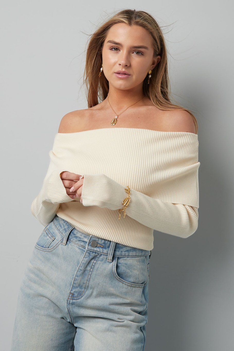 Lower off the Shoulder Top