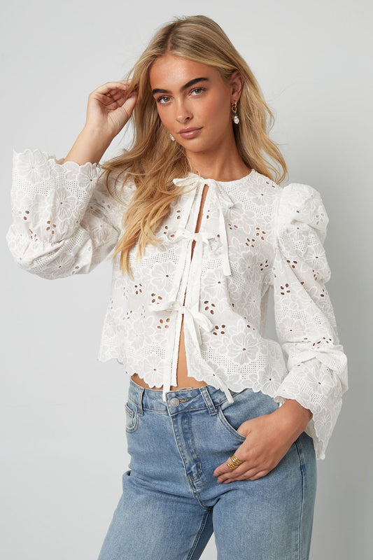 Crochet top met Strikjes